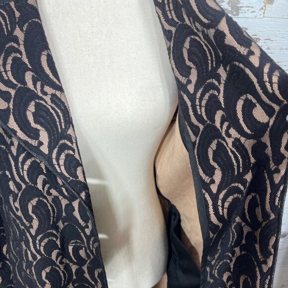 CABI Arabesque Lace Long Line Button Jacket Black/Nude Sz M #681 - Picture 5 of 7